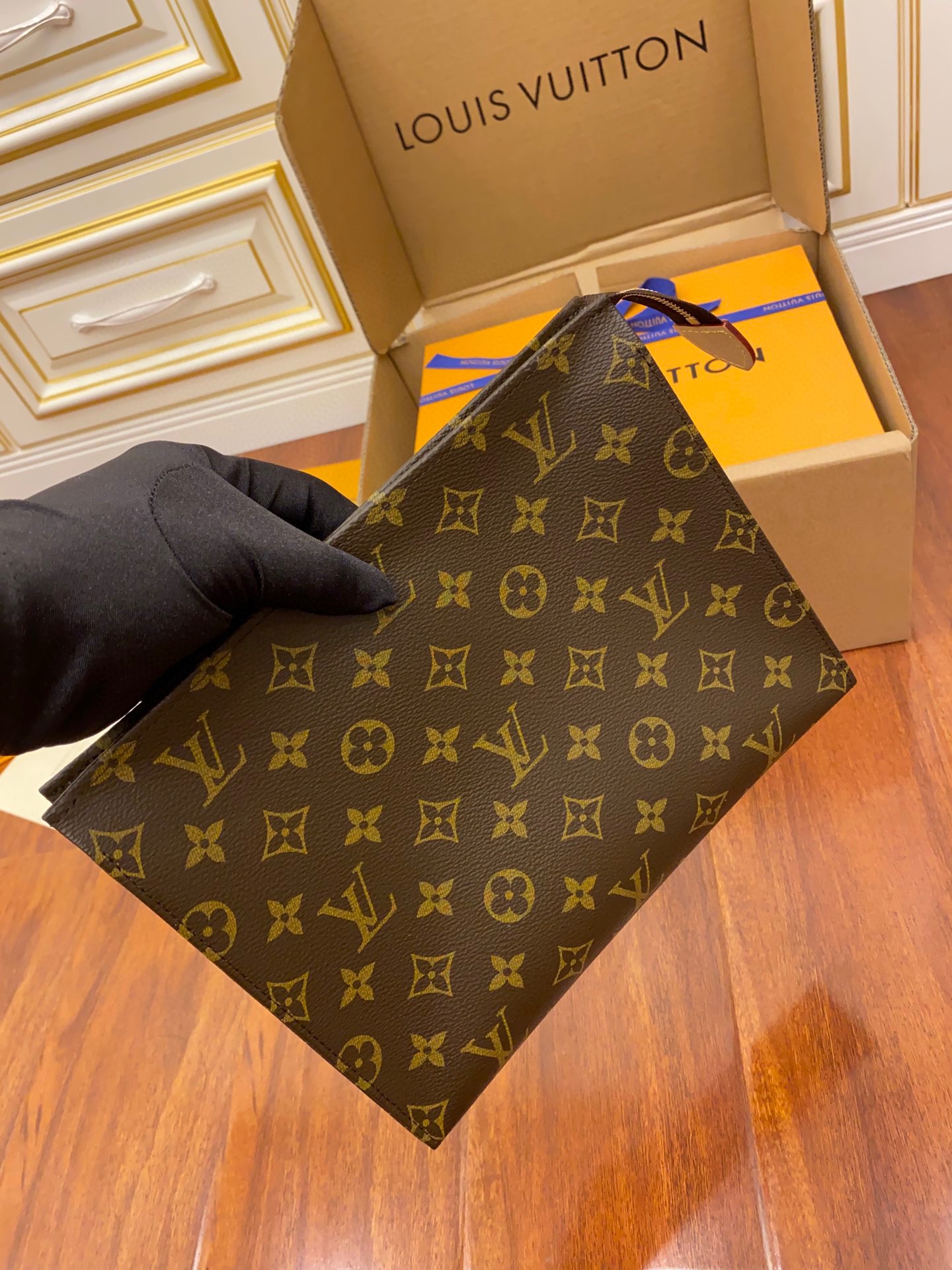 LV Clutch Bags